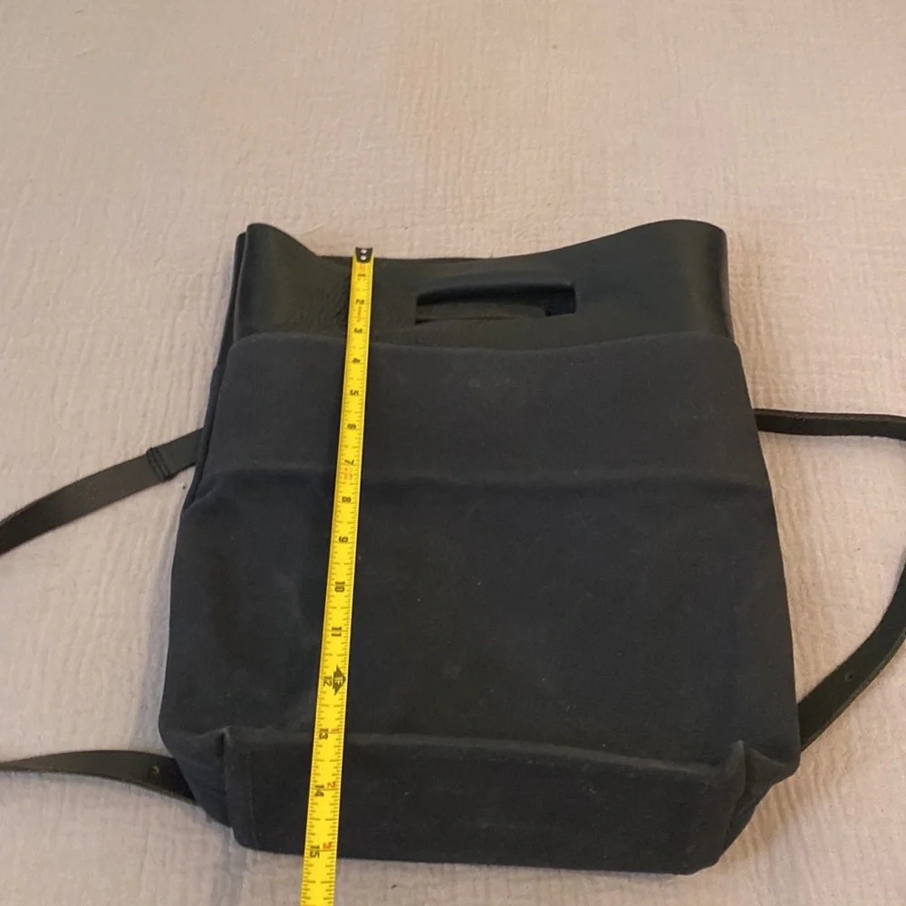 CHIYOME Minimalist Black Bag / Backpack